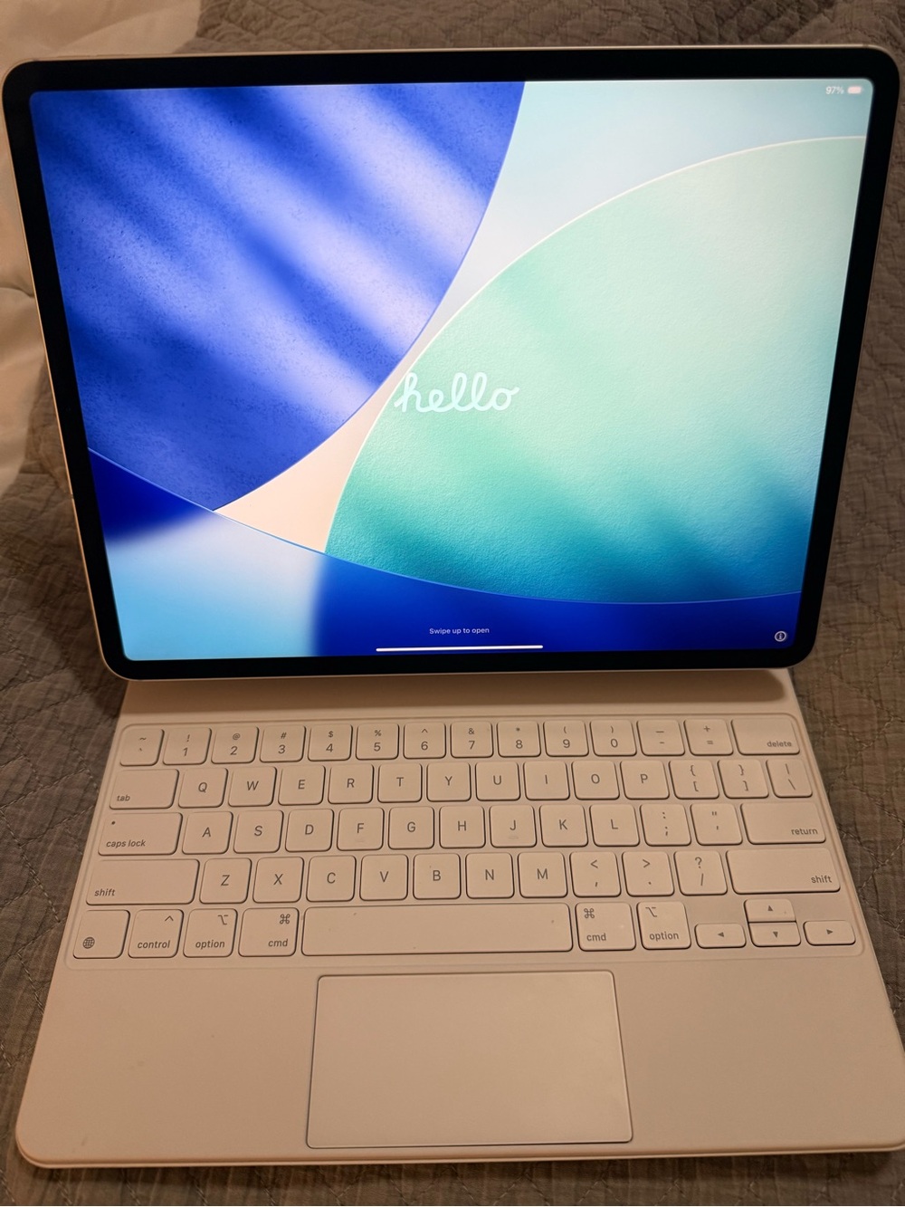 2020 4th GEN Apple iPad 12.9 PRO 256G wireless plus cellular and Apple Magic Key - Picture 5 of 16